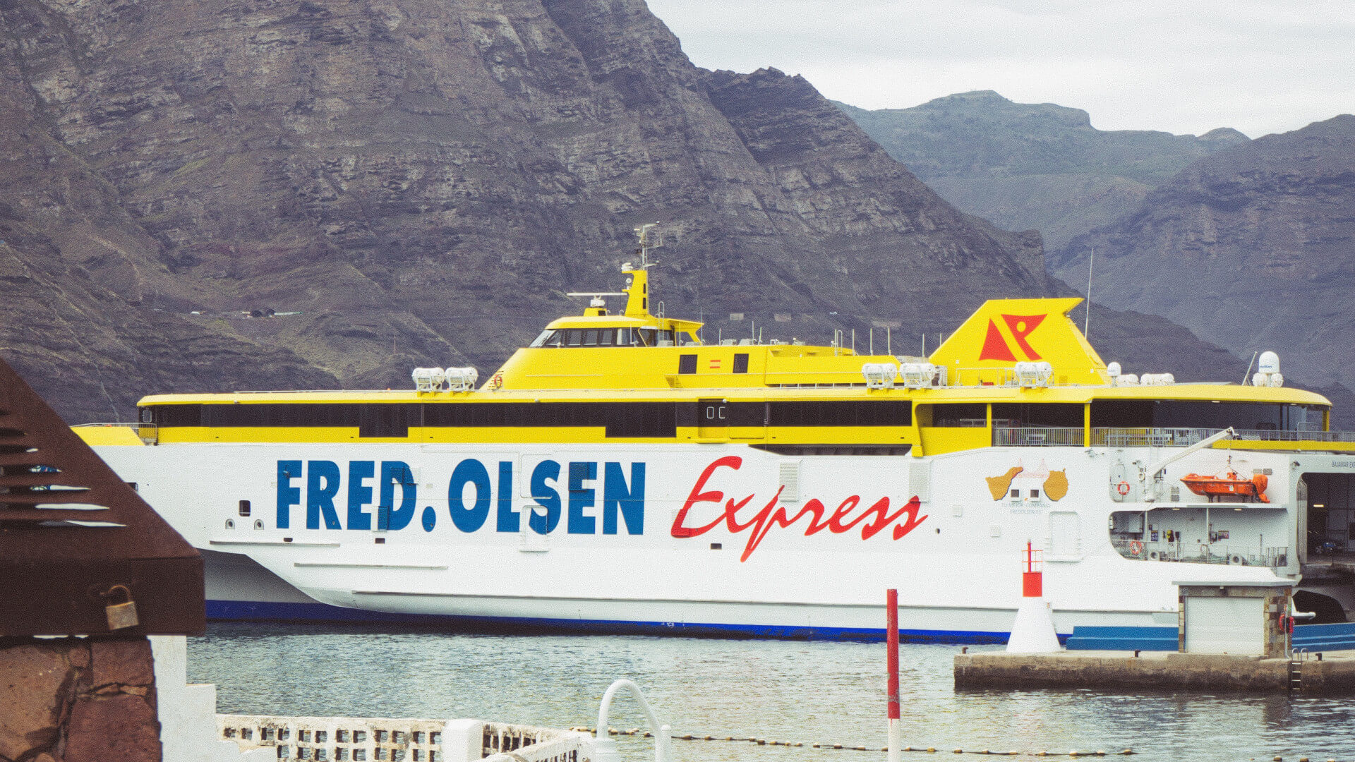 Conexión en ferry entre Agaete y Tenerife